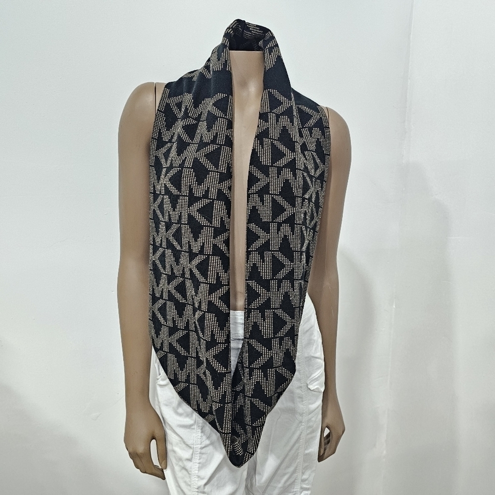 Michael kors women scarf  brown/black.
